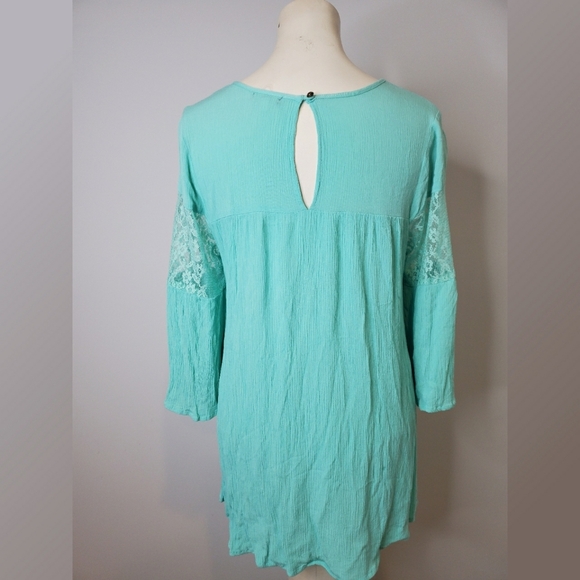Eyeshadow Jade Top with Umpire Waist - Picture 3 of 4